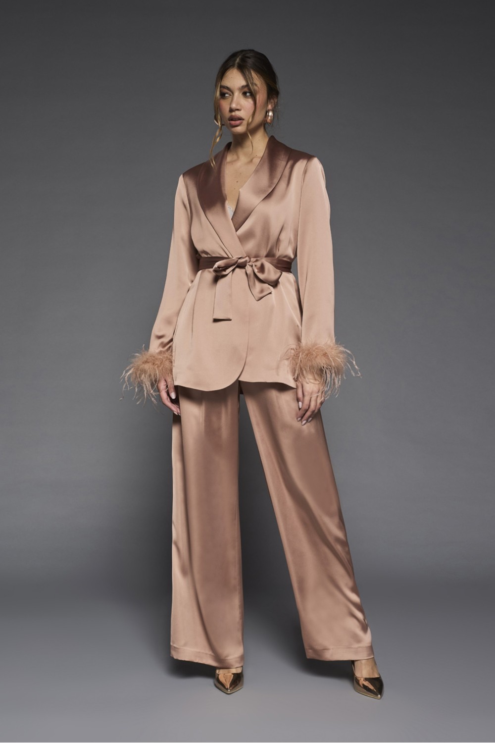 Giacca con Cintura e Piume