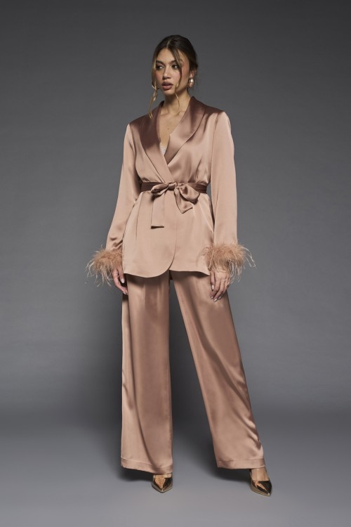 Giacca con Cintura e Piume