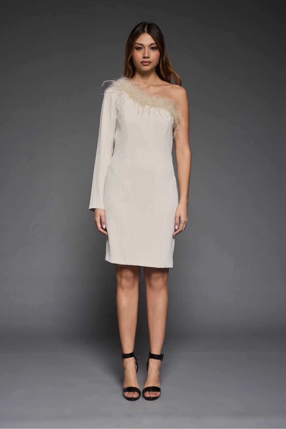 Abito Monospalla con Piuma