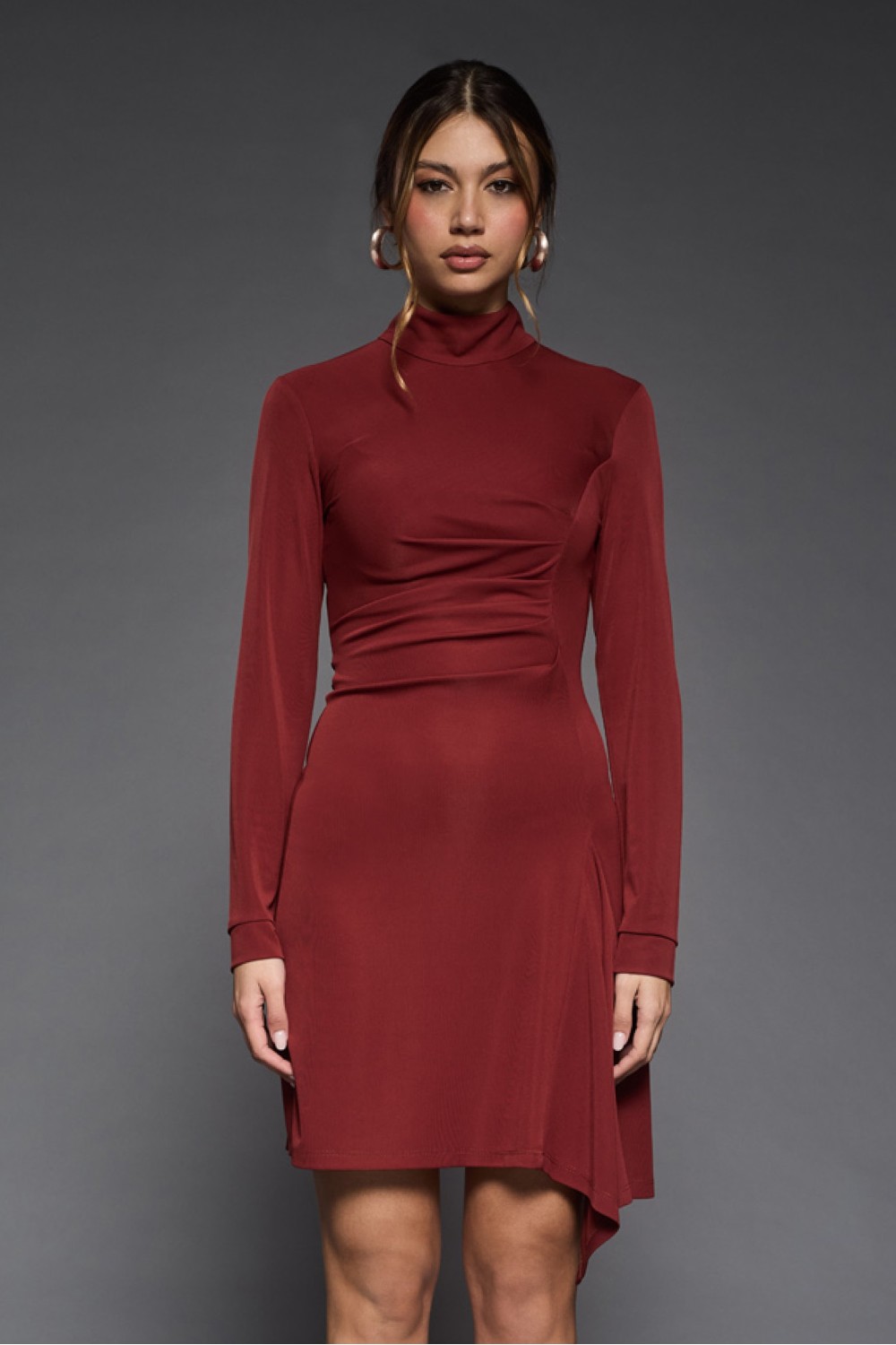 Abito con Piega Asimmetrica