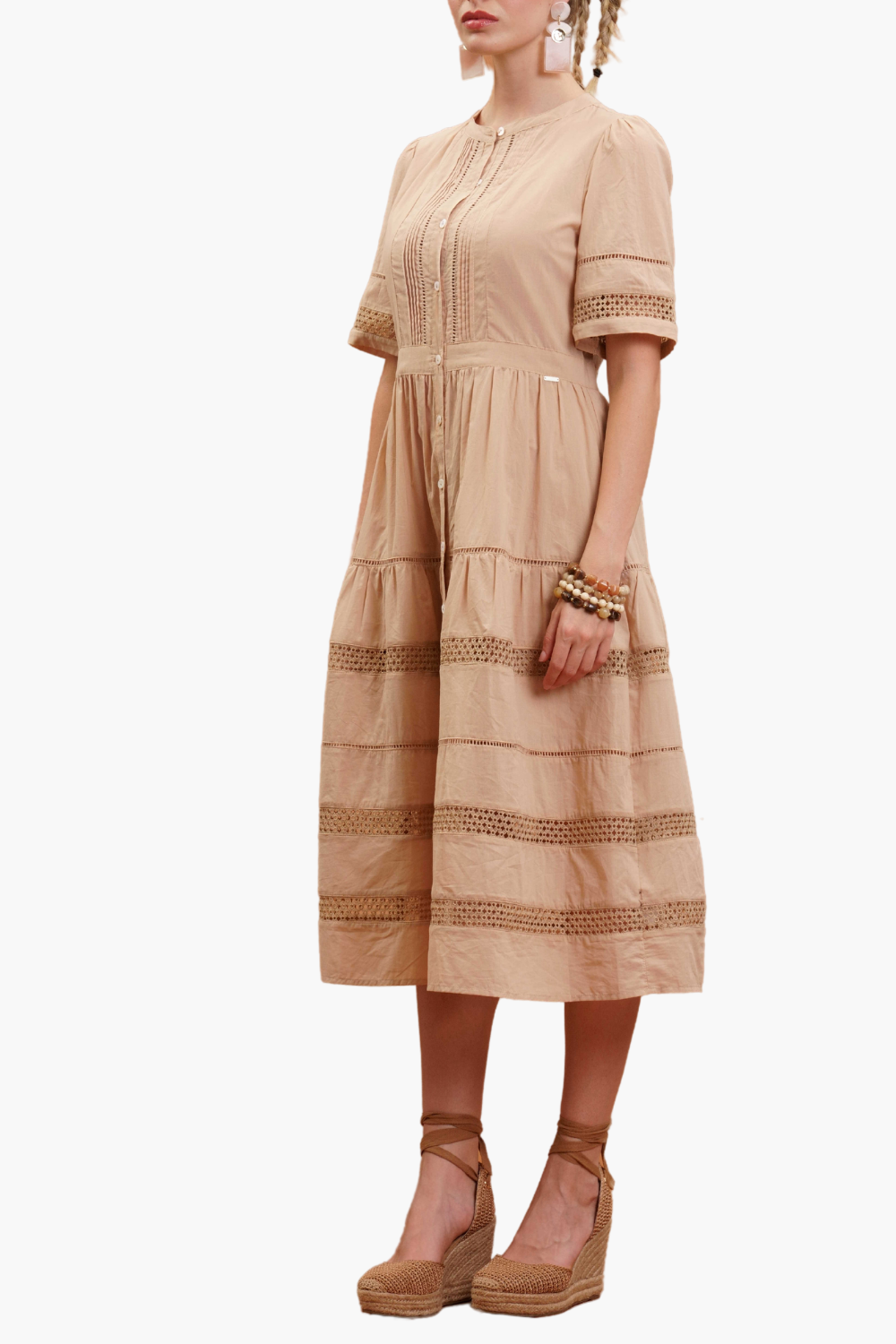 ABITO CON PASSAMANERIA ABITO CON PASSAMANERIA