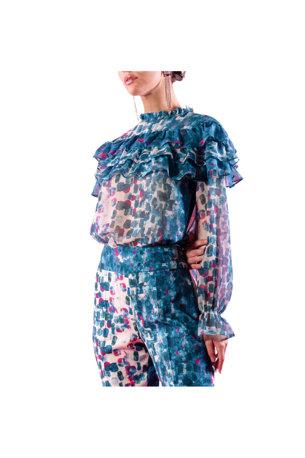 CAMICIA CON BALZE CAMICIA CON BALZE